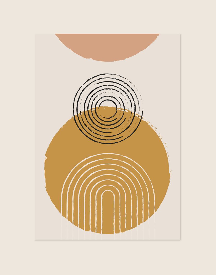 Minimalistische abstracte poster met een grote okergele cirkel, zwarte spiraallijnen, een witte bogenstructuur en een poederroze halve cirkel op een crèmekleurige achtergrond.