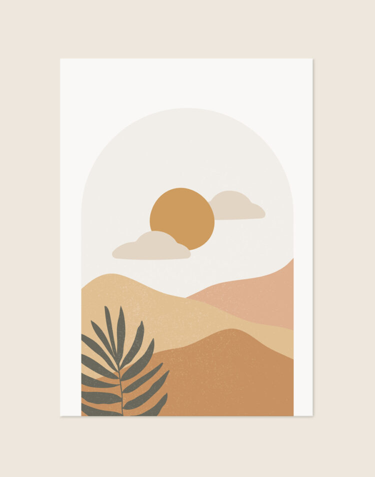 Minimalistische poster met een boogvenster waarin een landschap van terracotta duinen, een palmblad, zon en wolken te zien is met fijne textuur.