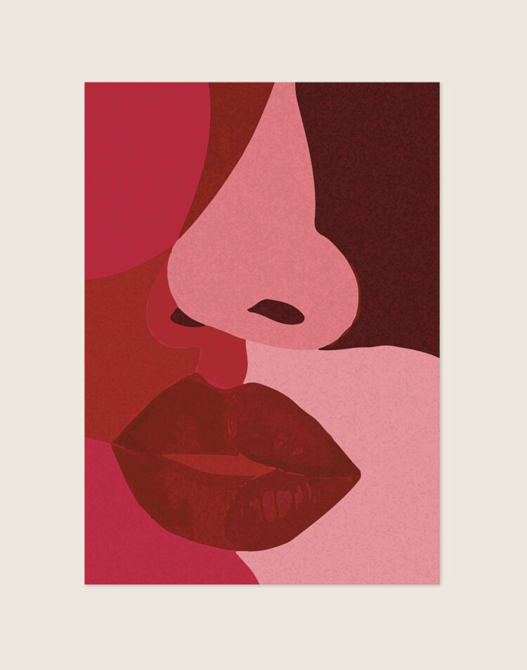 Abstracte poster met een ingezoomde artistieke weergave van een gezicht en lippen in kleurvlakken van bordeauxrood, magenta en zachtroze.