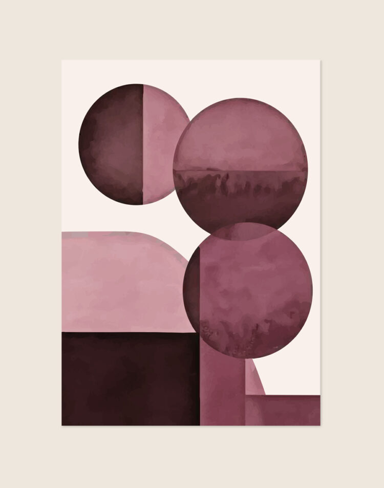 Abstracte geometrische poster met aquarel textuur en gelaagde cirkels en vlakken in auberginepaars, plum en zacht mauve-roze op een beige achtergrond.
