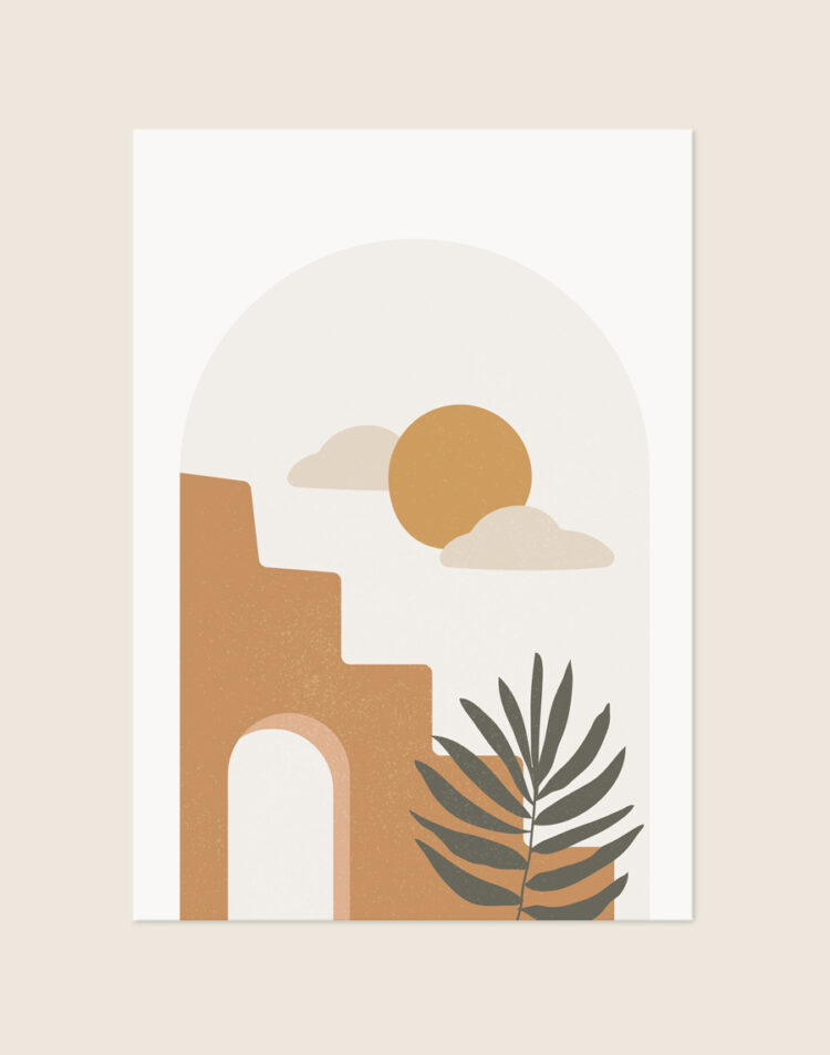 Minimalistische poster met een boogvenster waarin een terracotta trap met poort, een okergele zon, wolken en een donkergroen palmblad te zien zijn.