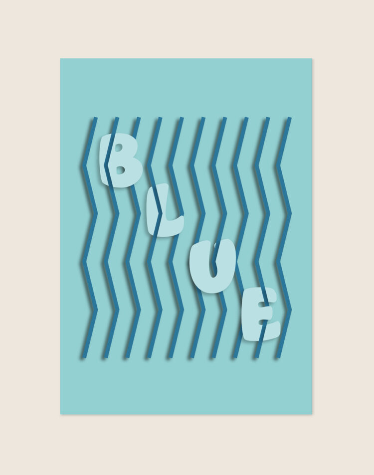 Grafische poster in blauwe tinten met het woord blue in lichtblauwe ronde letters geplaatst tussen donkerblauwe verticale zigzaglijnen, sfeervol opgehangen in een modern interieur.