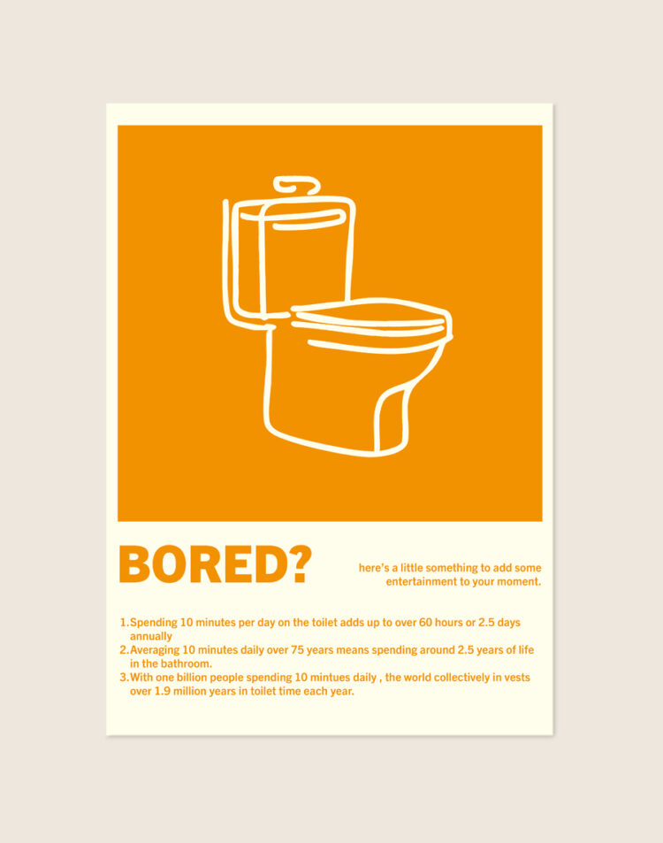 Warm oranje poster met een line-art illustratie van een toilet en grappige Engelse weetjes onder de titel BORED?, sfeervol opgehangen aan een neutrale muur in een moderne toiletruimte.