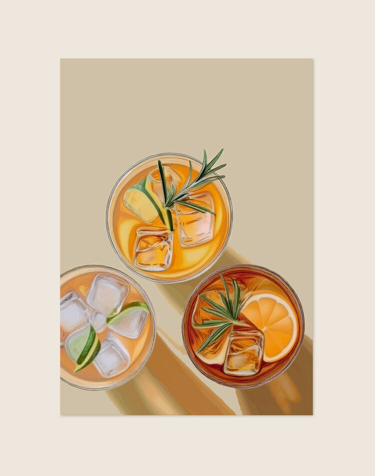 Trendy typografische poster met de tekst Cocktails Please, sfeervol opgehangen boven een stijlvolle barcart met cocktailglazen in een moderne woonkamer.
