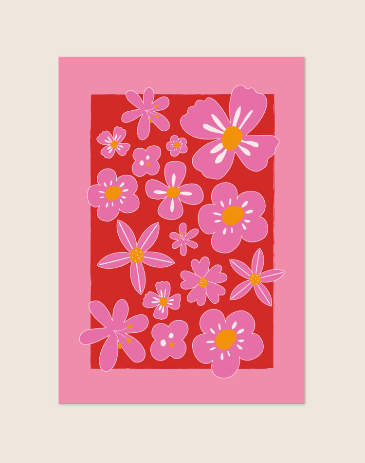 Kleurrijke poster in retro stijl met een grafische illustratie van diverse roze bloemen met oranjegele harten op een dieprood vlak, omlijst door een zachtroze rand.