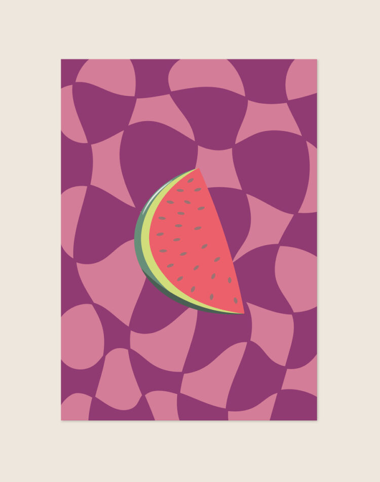 Artistieke poster van een sappige punt watermeloen in levendige rode en groene tinten, sfeervol opgehangen boven de eettafel in een modern interieur.