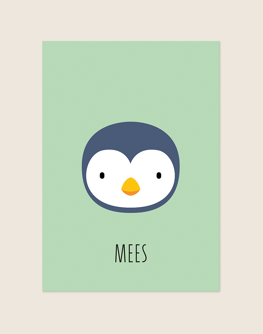 Een overzicht van diverse minimalistische kinderposters in verschillende zachte kleuren zoals blauw, geel, groen, oranje en wit. Op elke poster staat een schattige, grafische illustratie van een dierengezicht (zoals een panda, vos, giraffe, zebra, pinguïn, tijger, hond, wasbeer, konijn of koala) met daaronder een gepersonaliseerde kindernaam in een dun, modern lettertype.
