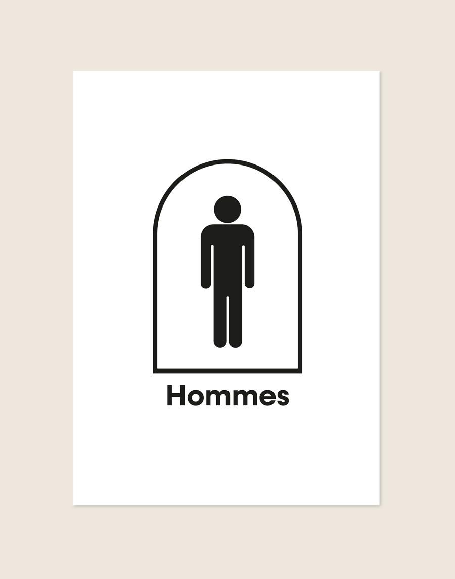 Minimalistische zwart-witte poster met een zwart herenpictogram in een boog en het Franse woord Hommes, sfeervol opgehangen aan een neutrale muur in een moderne toiletruimte.