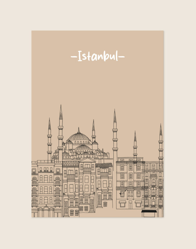 Een poster met een effen zandkleurige achtergrond. Op de onderste helft staat een gedetailleerde zwarte lijntekening van de skyline van Istanbul, met daarin onder andere moskeeën met koepels en minaretten en historische stadsgebouwen. Bovenaan staat gecentreerd het woord '-Istanbul-' geschreven in een wit, speels lettertype.