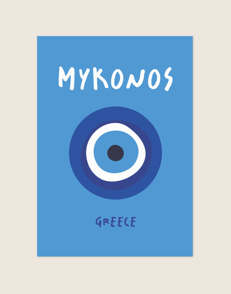 Grafische poster met het bekende Griekse boze oog in blauwe en witte tinten op een helderblauwe achtergrond, voorzien van de handgeschreven tekst Mykonos in het wit en Greece in het donkerblauw.
