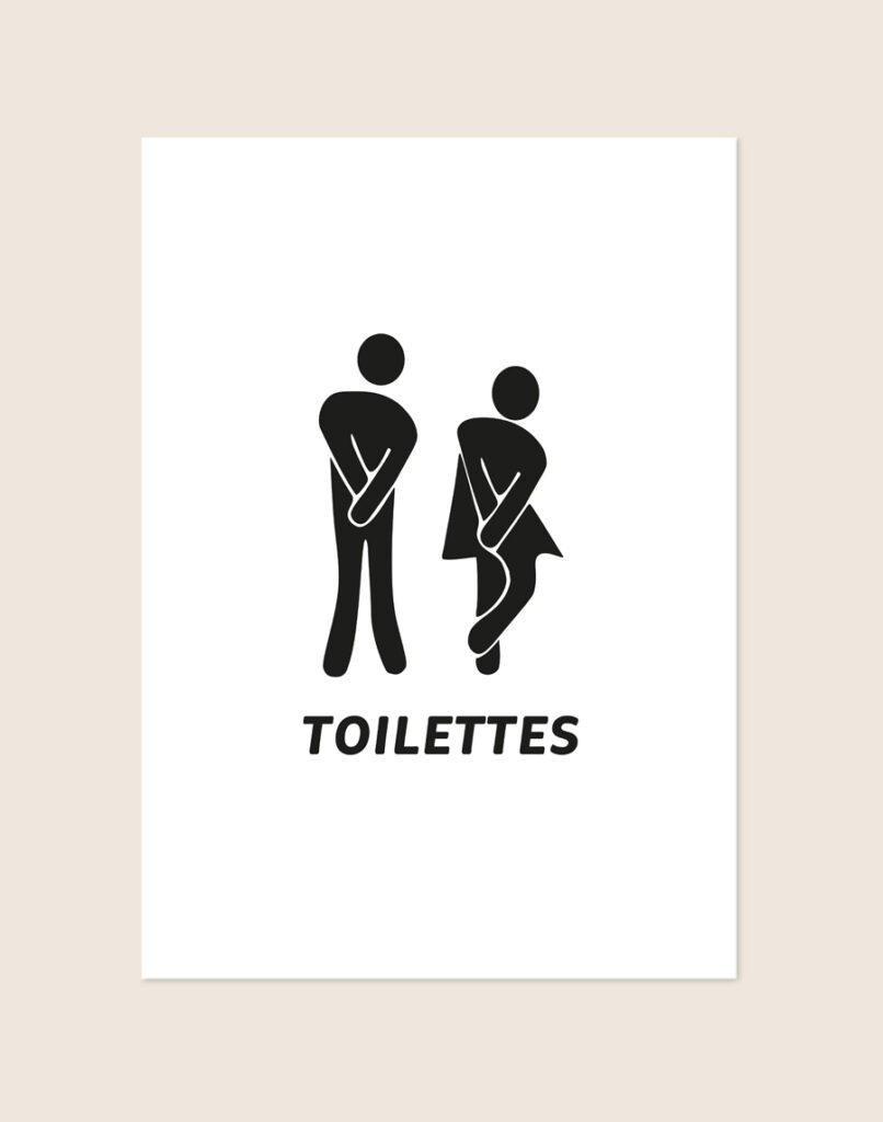 Minimalistische zwart-witte poster met grappige pictogrammen van een man en vrouw met hoge nood en het woord TOILETTES, sfeervol opgehangen aan een neutrale muur in een moderne toiletruimte.