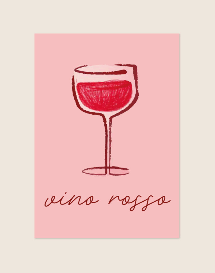 Stijlvolle typografische poster met de tekst Vino rosso, sfeervol opgehangen boven een dressoir met wijnglazen in een warme, moderne eetkamer.