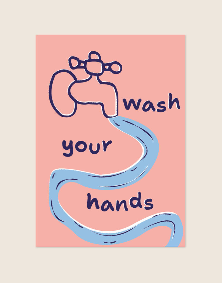 Zalmroze poster met een speelse donkerblauwe handgetekende kraan, een stromende lichtblauwe waterstraal en de tekst wash your hands, sfeervol opgehangen aan een neutrale muur in een moderne toiletruimte.