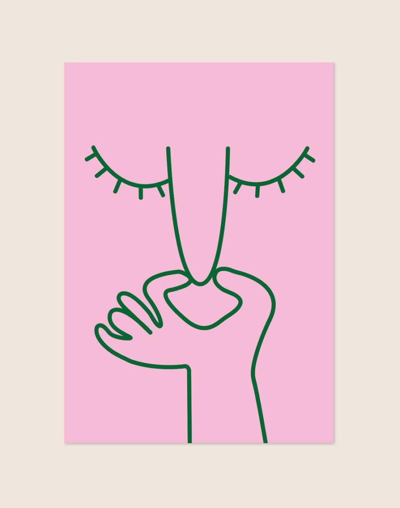 Lichtroze poster met donkergroene line-art illustratie van een gezicht dat met één hand de neus dichtknijpt, sfeervol opgehangen aan een neutrale muur in een moderne toiletruimte.