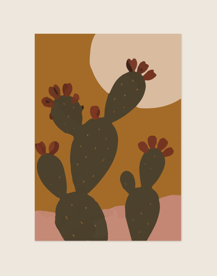 Een abstracte, minimalistische poster met een illustratie van twee donkergroene vijgencactussen met kleine rode bloemen. De achtergrond bestaat uit grote kleurvlakken in warme aardetinten, waaronder een okergele lucht, een grote lichtbeige zon en een zachtroze ondergrond.